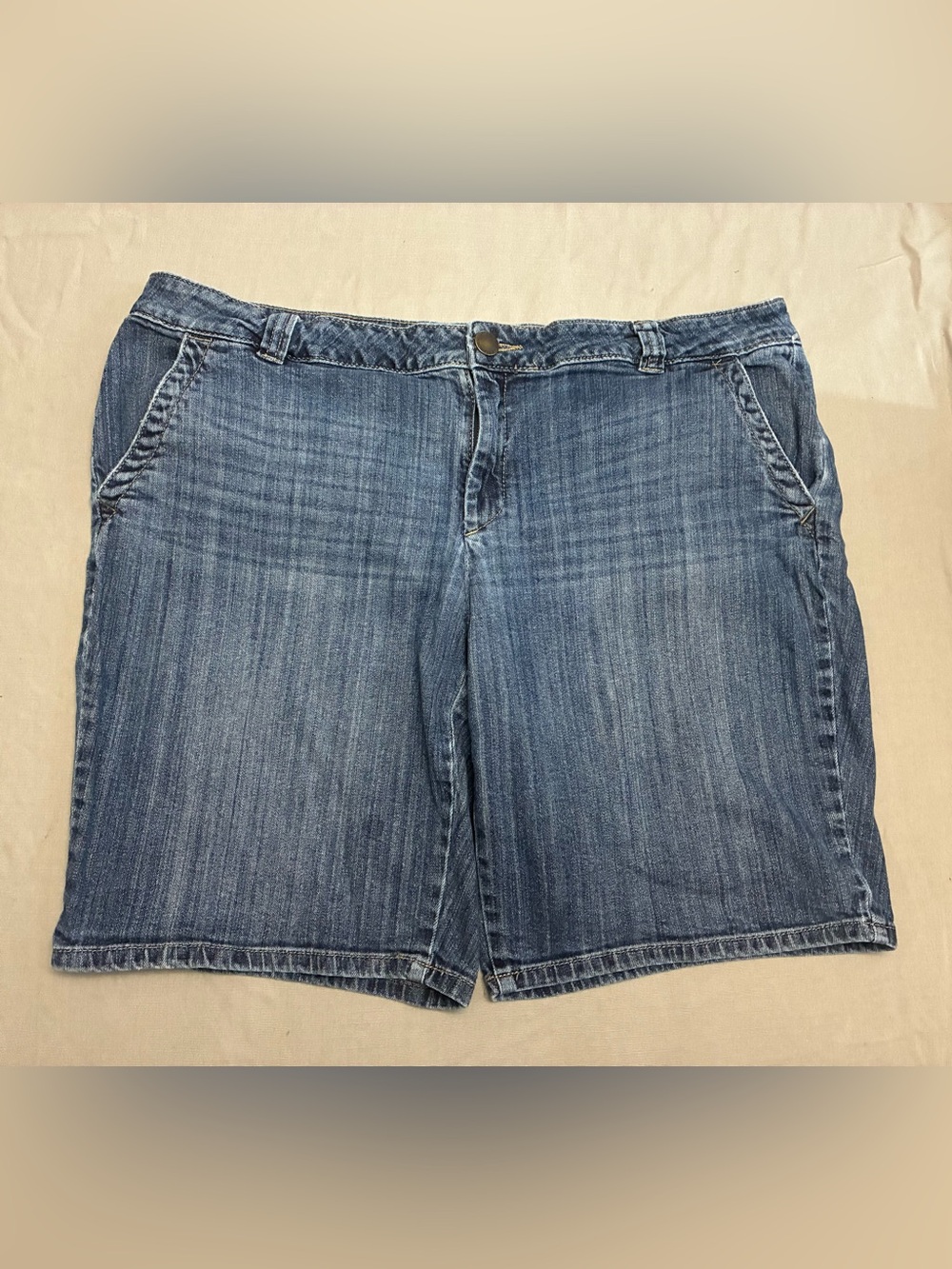 Liz Claiborne Classic Shorts Size 18